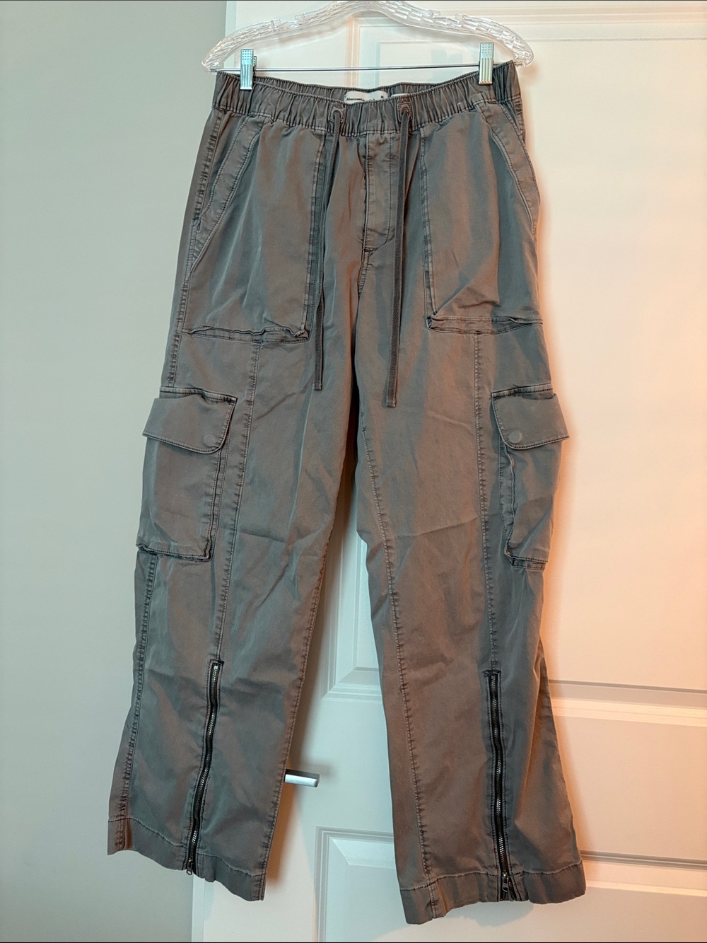 Abercrombie & Fitch Wide-Leg Cargo Pants - Gray